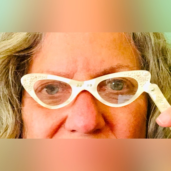 Fabulous 50s Folding Cat-eye Opera Glasses Rhinestones on Lucite - Picture 2 of 10